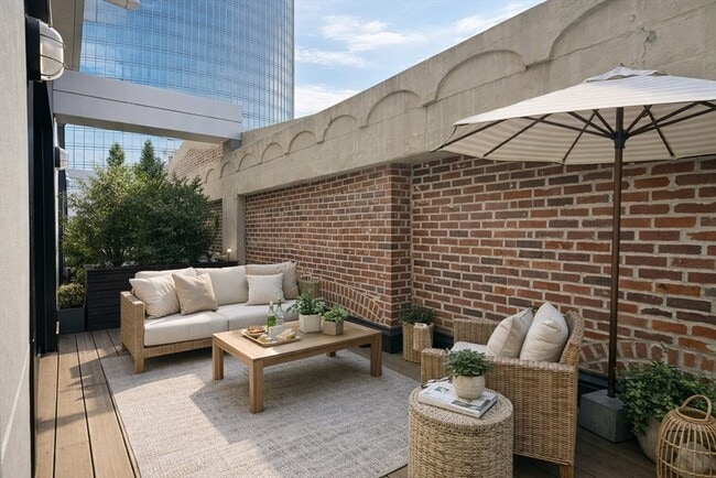 Building Photo - 121 Portland St