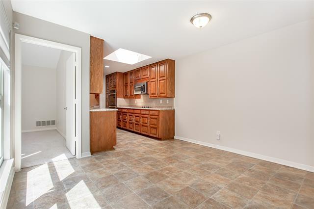 Building Photo - 6807 Anglebluff Cir