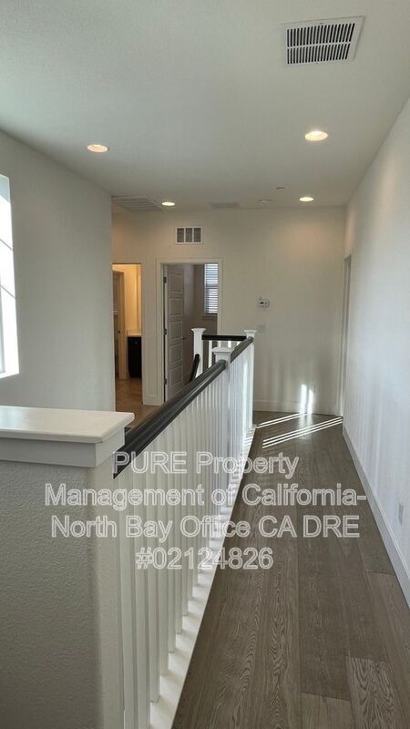 Building Photo - 5320 Kirby Pl