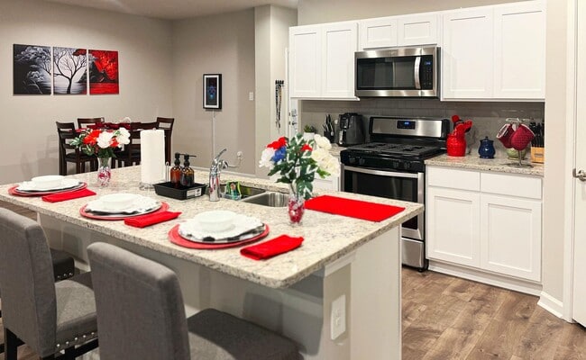 Building Photo - 3740 Red Tailed Hawk Dr