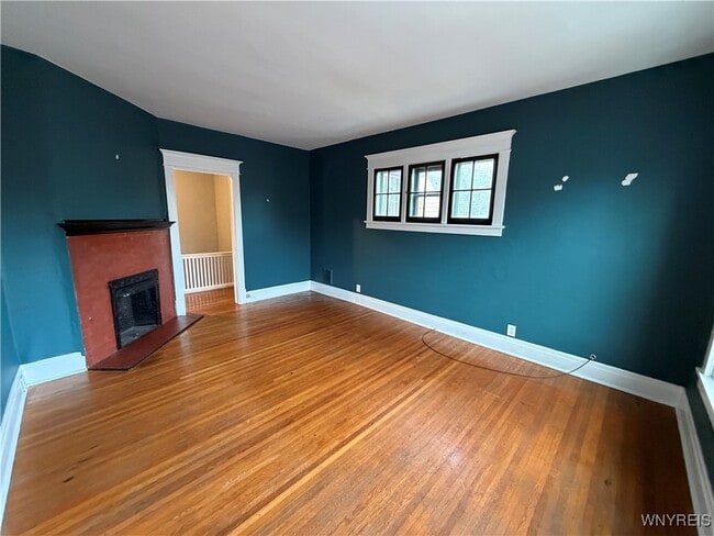 Building Photo - 180 Richmond Ave