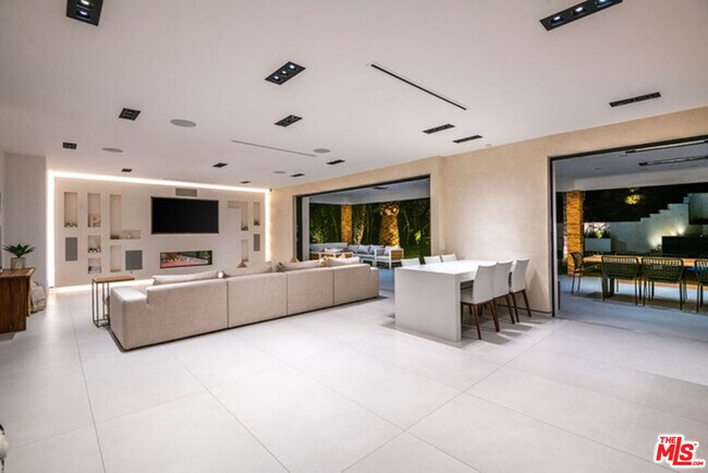 Building Photo - 25879 Chalmers Pl