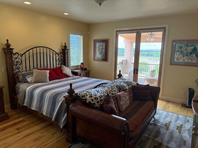 Building Photo - Truly unique and one of a kind Baker Reservoir home. Price Reduced! 3-Month Lease Option Available!