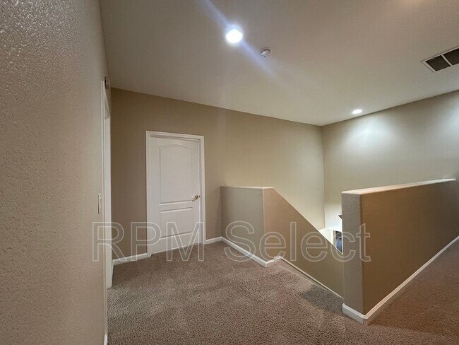 Building Photo - 2206 Ranch House Ct
