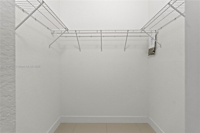 Building Photo - 535 SW 91st Pl