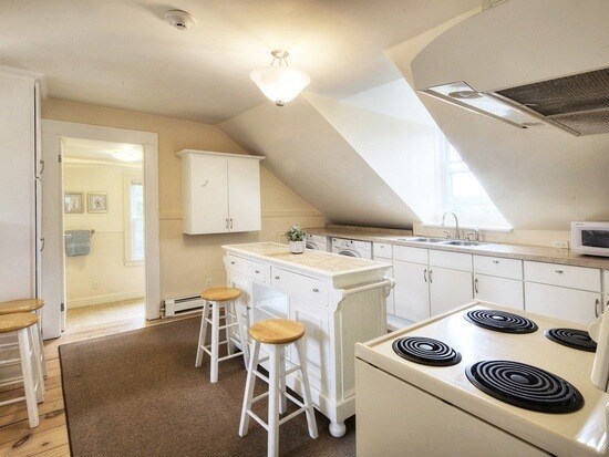 Kitchen - 95 Coggeshall Ave