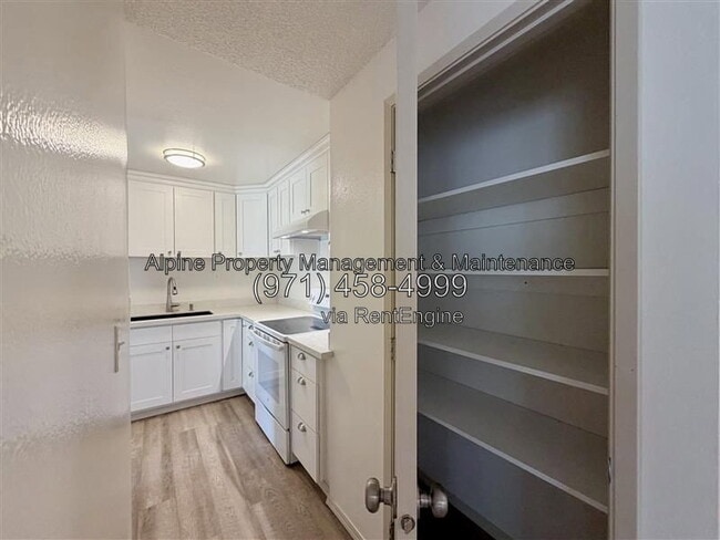 Building Photo - 6457 SW 192nd Ave
