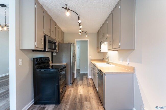 Building Photo - 107 Bridgestone Dr NE