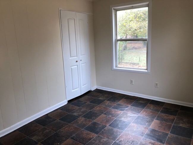 Building Photo - Home for rent