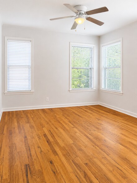Building Photo - 120 Funston Pl