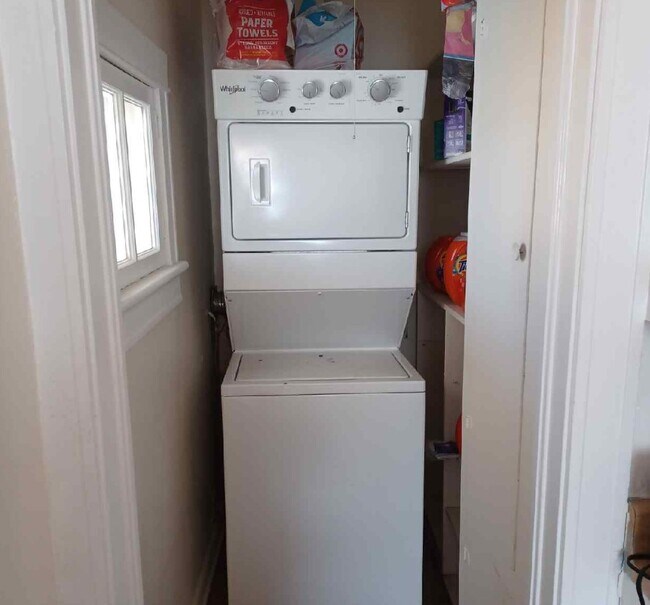 Building Photo - 233 S Franklin St