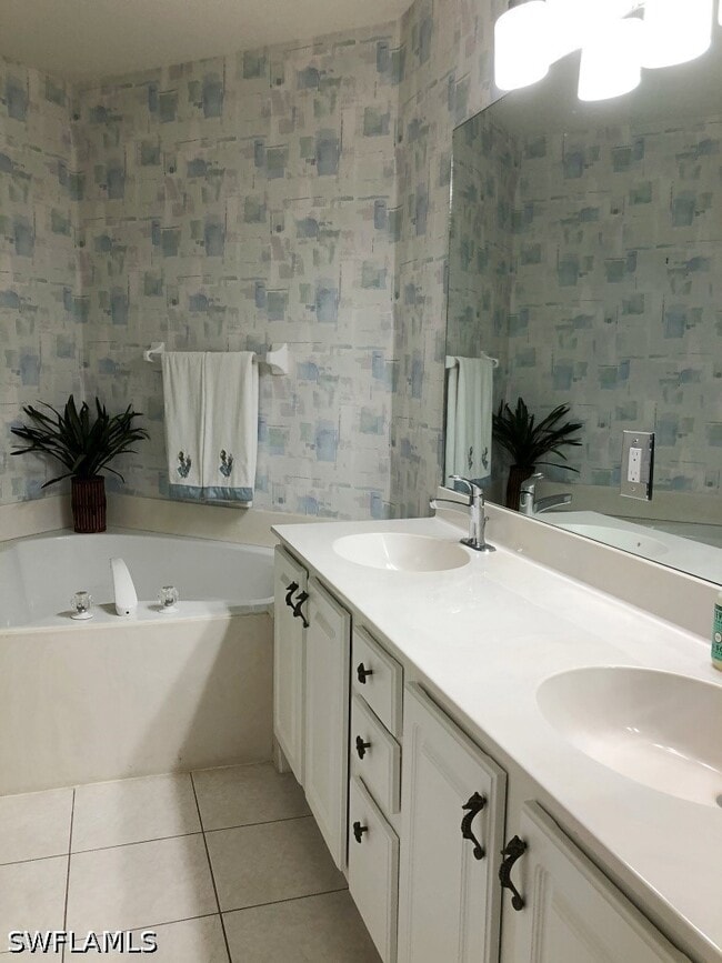 Building Photo - 14570 Grande Cay Cir
