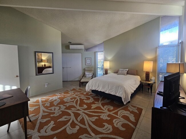 Building Photo - 37800 Da Vall Dr