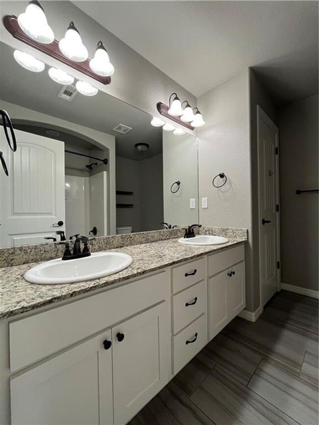 Building Photo - 4608 W Wales Dr