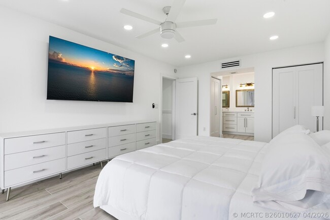 Building Photo - 3520 S Ocean Blvd