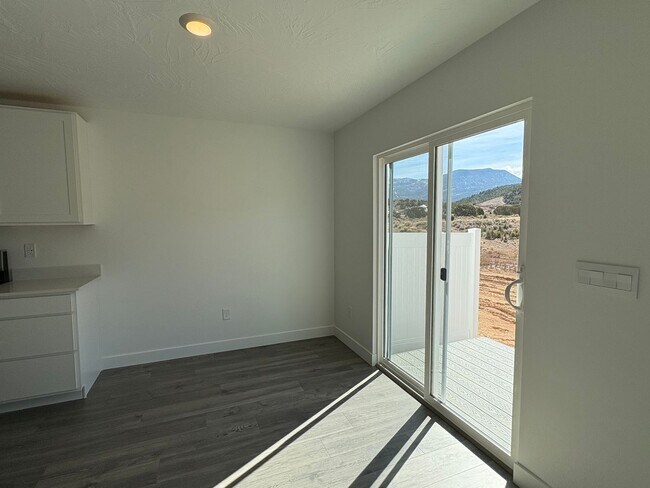 Building Photo - FOUR BED HOME AVAILABLE NOW