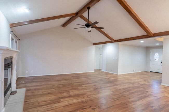 Building Photo - 4 Bed | 3 Bath in Central Tulsa!