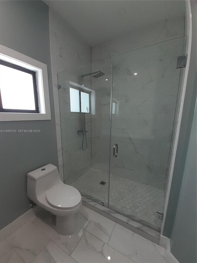 Building Photo - 23 Jenny Ln