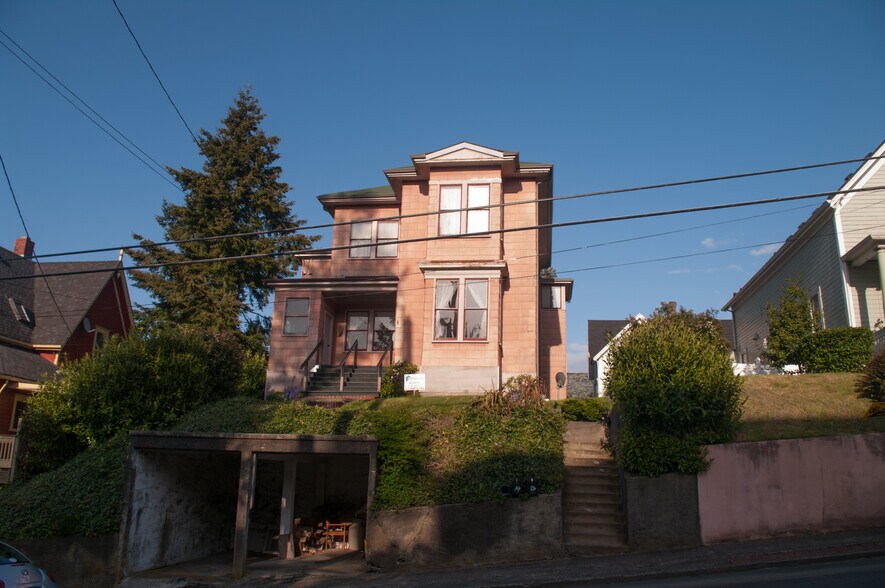 Building Photo - 864 8th St