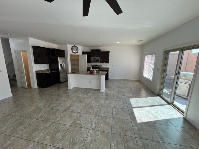 Building Photo - 5693 Point Loma Ct
