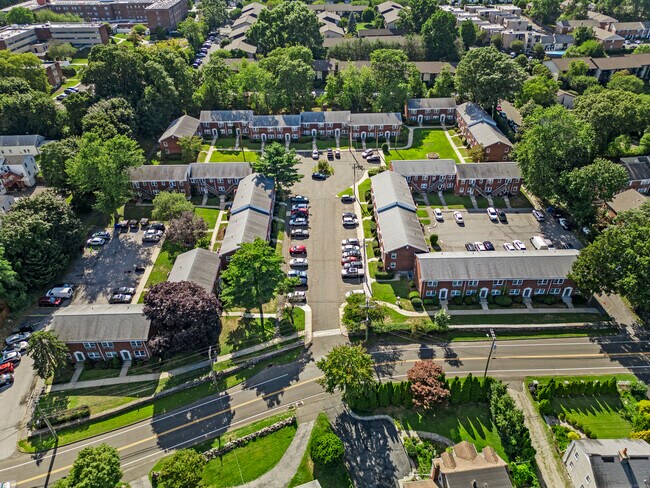 Building Photo - 14 Hamilton Ct