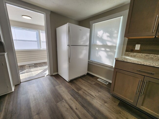 Building Photo - Spacious 3-Bedroom, 1-Bathroom Home AVAILABLE NOW!!