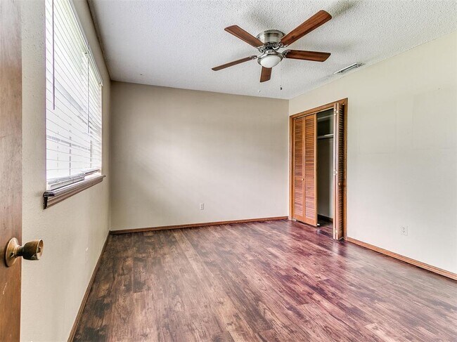 Building Photo - 1303 Homeland Ave