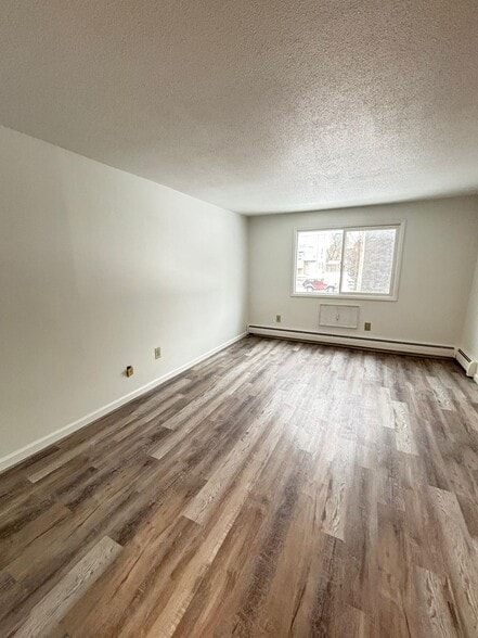 Building Photo - Crestview Apartments