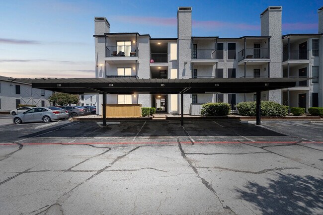 Building Photo - 13015 Audelia Rd