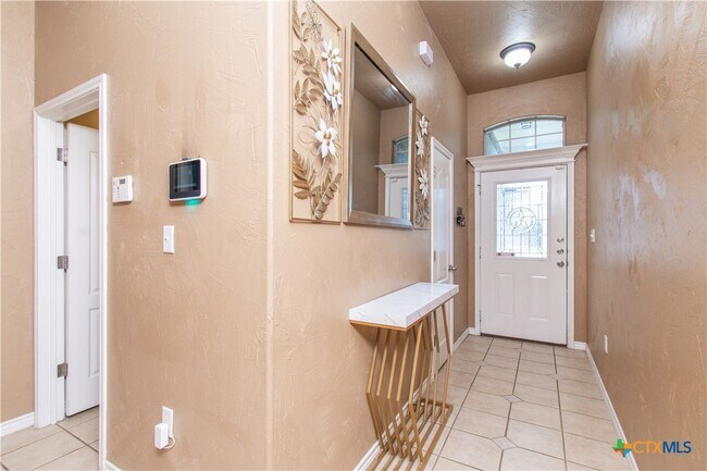 Building Photo - 305 Hedy Dr
