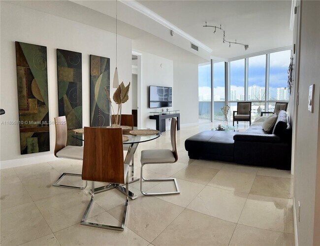 Primary Photo - 18101 Collins Ave