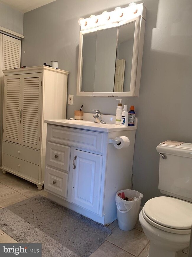 Building Photo - 705 Gregorys Way