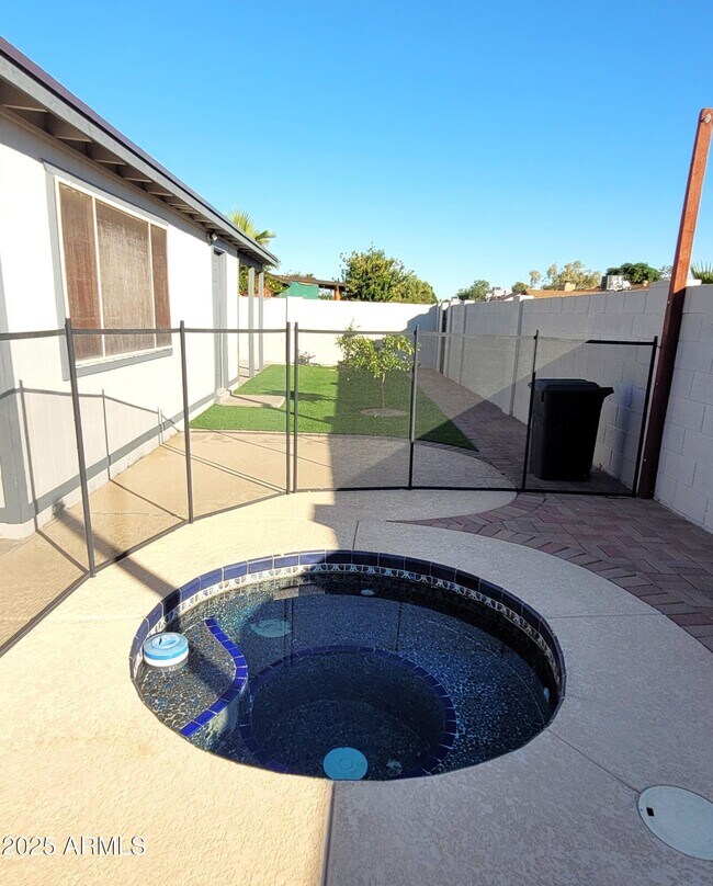 Building Photo - 2129 W Tyson St