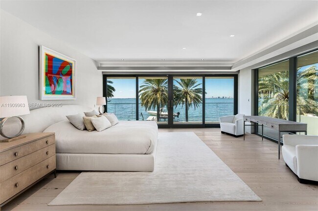 Building Photo - 360 Harbor Dr