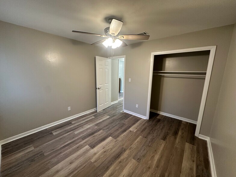 Building Photo - 6307 Jack St