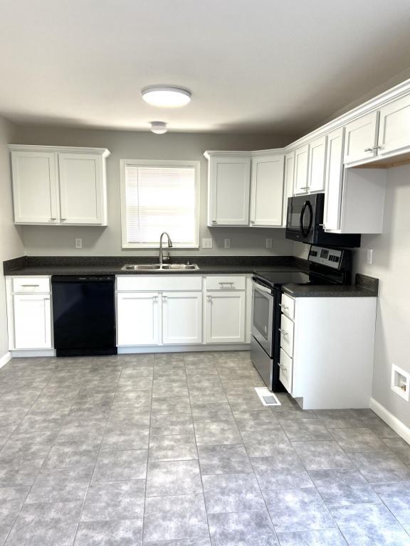 Building Photo - 1830 E 18th St