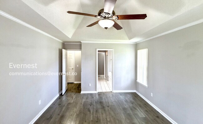 Building Photo - Spacious 3 Bedroom Home in Ooltewah / Deck...