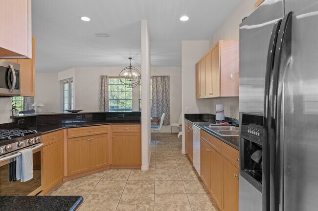 Building Photo - 4765 S Amstel Dr