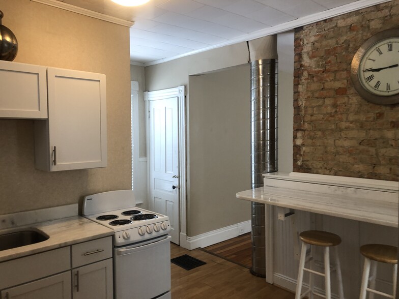 Kitchen opens up into the living room - 3641 Edwards Rd