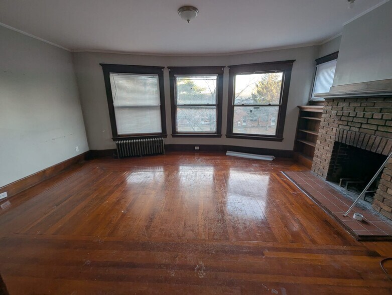 Building Photo - 124 Hubinger St