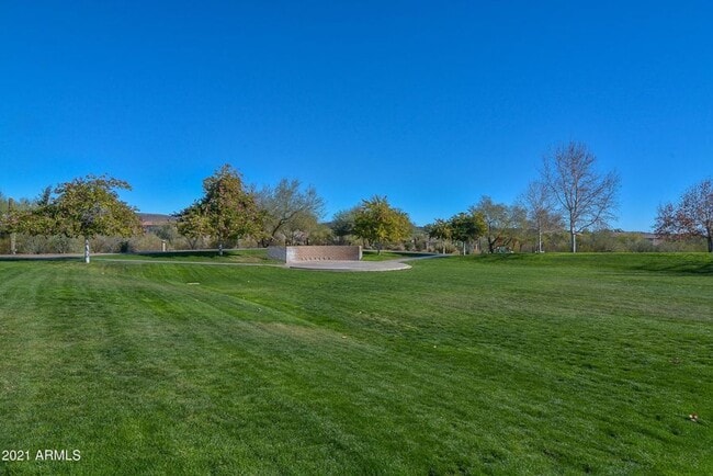 Building Photo - Gorgeous 4 Bed 3 Bath 3 Car home in Peoria with community Pool