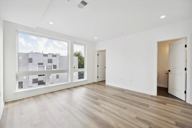 Building Photo - 1514 Master St