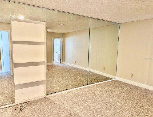 Building Photo - 633 Desoto Dr