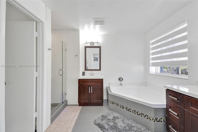 Building Photo - 1367 Camellia Cir