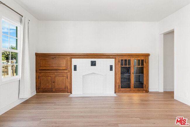 Building Photo - 614 Romulo St