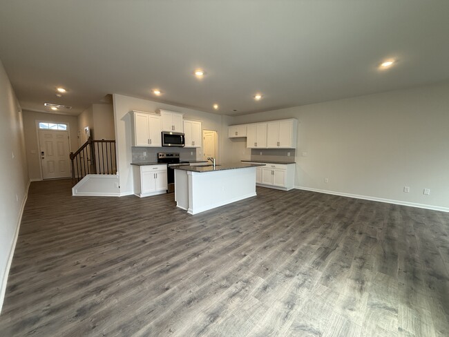 Building Photo - 1475 Amberview Ln