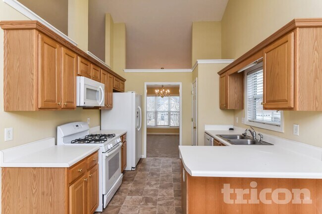 Building Photo - 4019 McDowell Dr