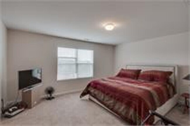 Building Photo - Beautiful 4bd 2.5ba home with Community Am...