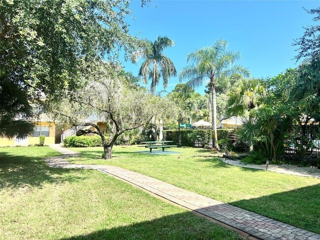 Building Photo - 5186 NE 6th Ave