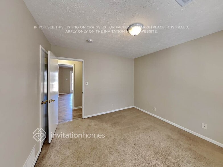 Building Photo - 5491 Four Winds Dr SW